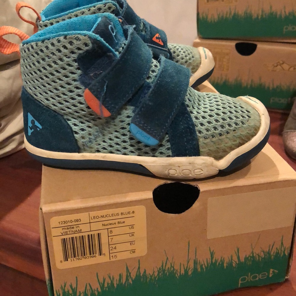 Plae high tops, blue